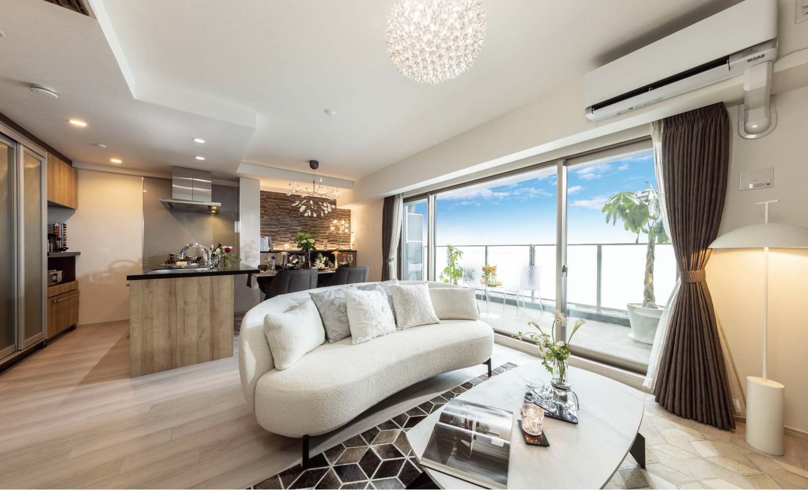 PIAZZA COURT 南八木